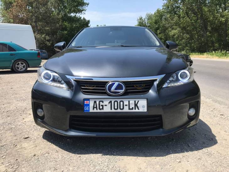 Lexus CT200 - Image 2