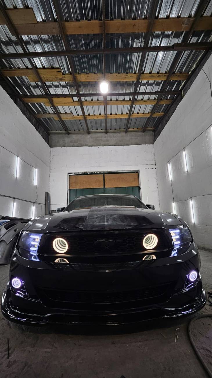 Ford Mustang - Image 3