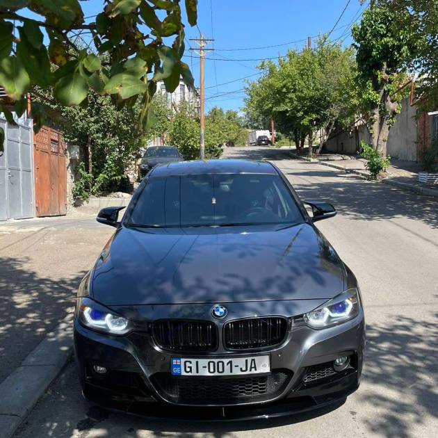 BMW F30