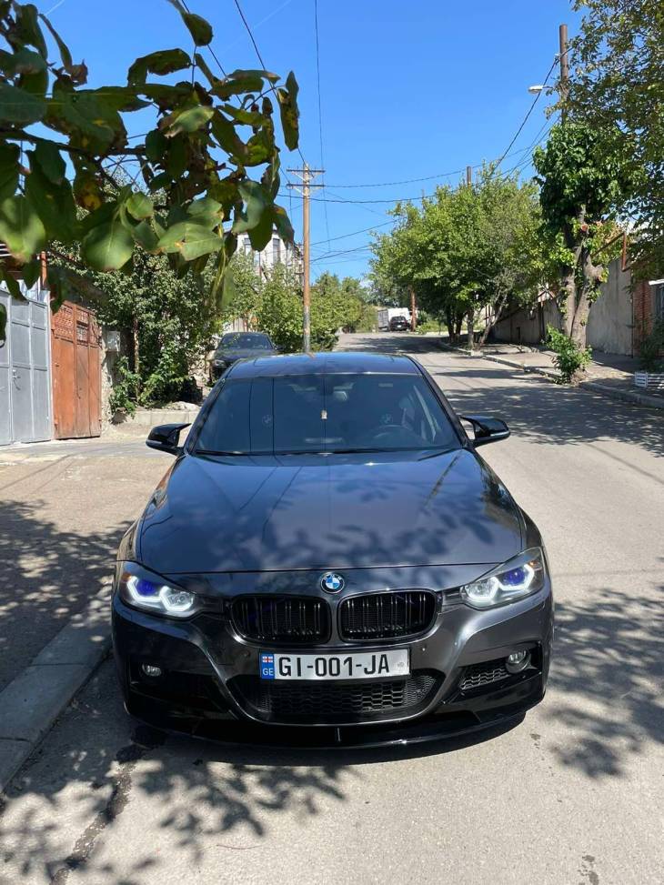 BMW F30